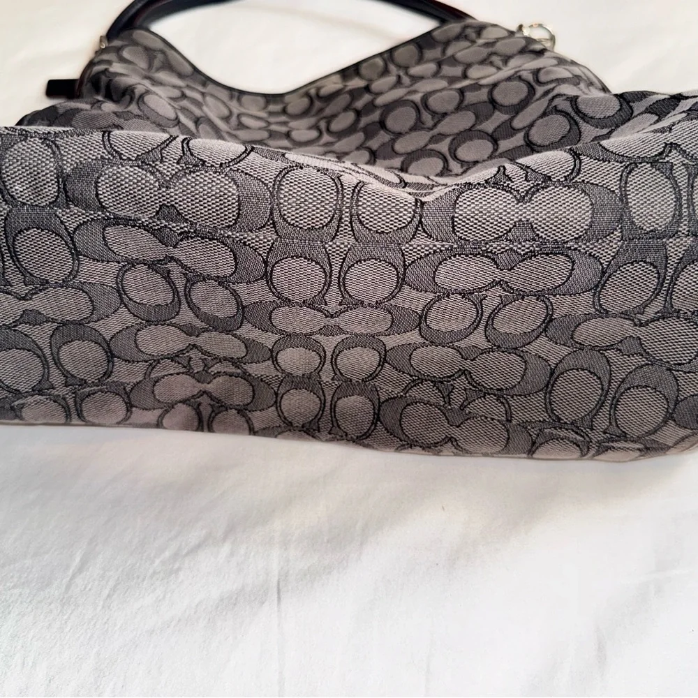 👜 Coach Signature Soho Flap Hobo Shoulder Bag